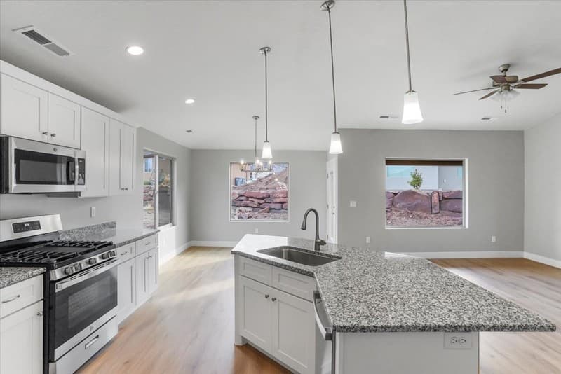 Saint George House: 2261 S Tonaquint Dr