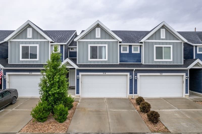 Saratoga Springs Townhome: 318 E Wren Hill Ln