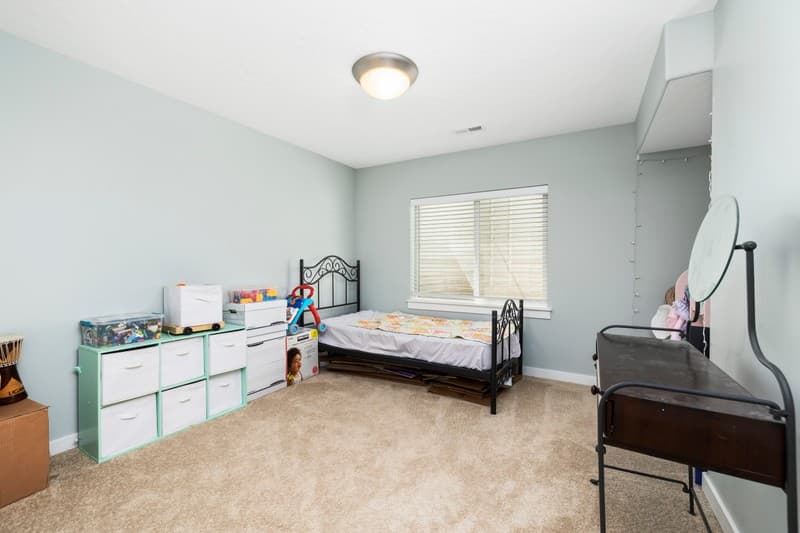 Eagle Mountain Townhome: 4438 E Hurstbourne Dr