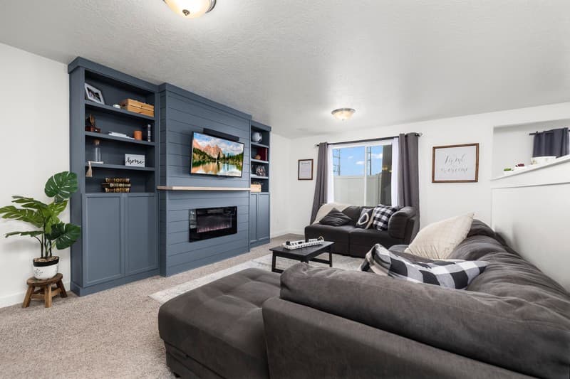 Saratoga Springs Townhome: 318 E Wren Hill Ln