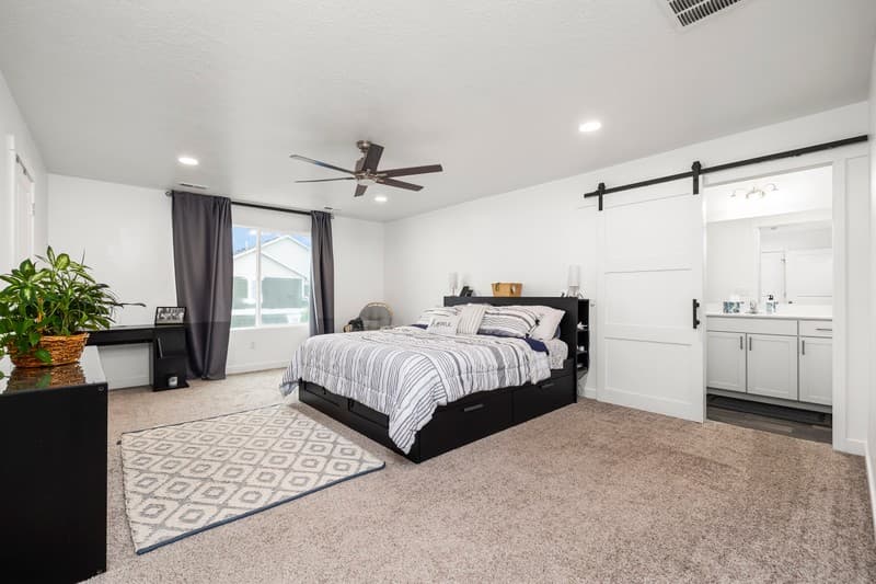 Saratoga Springs Townhome: 318 E Wren Hill Ln