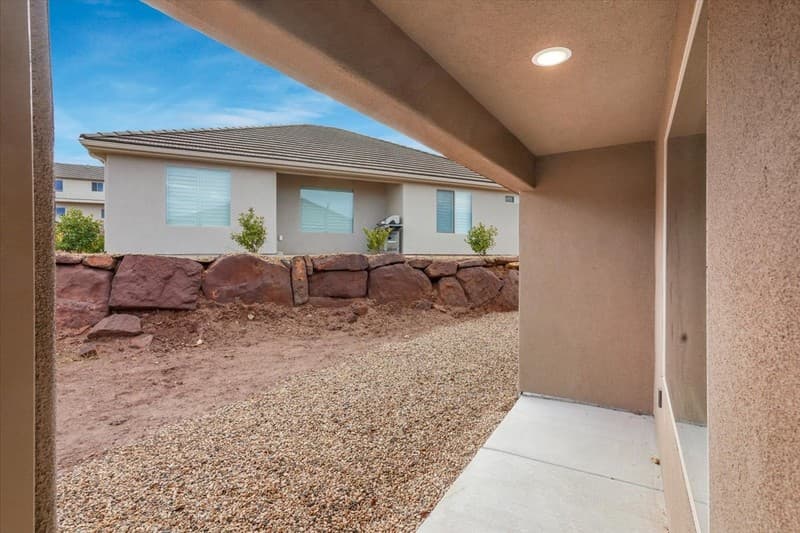 Saint George House: 2261 S Tonaquint Dr