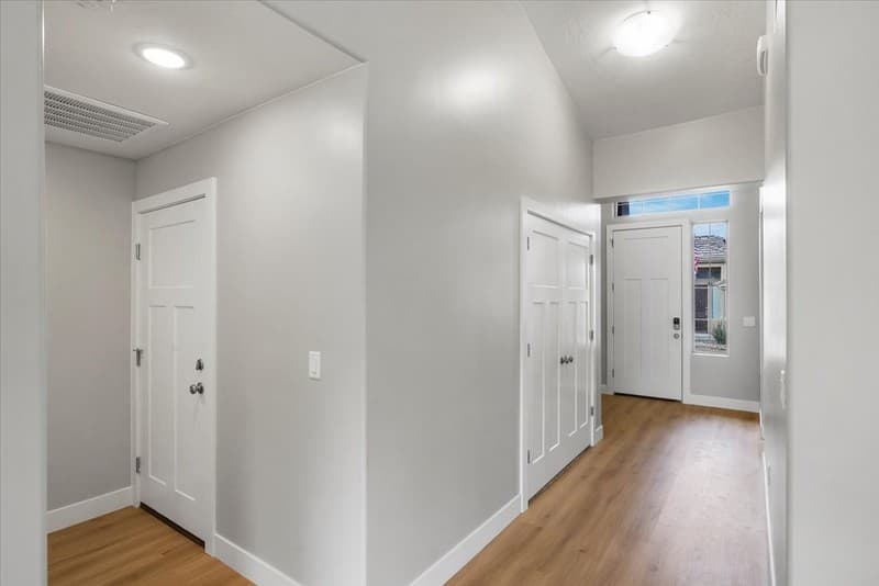 Saint George House: 2261 S Tonaquint Dr