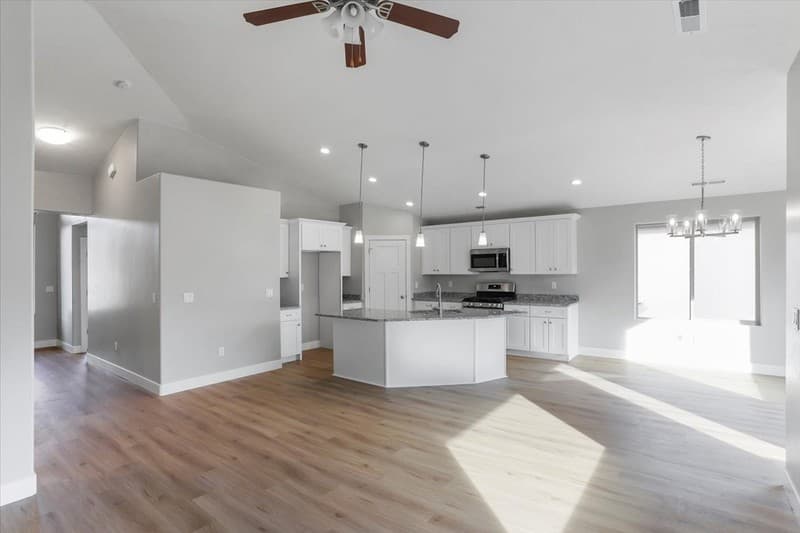 Saint George House: 2261 S Tonaquint Dr