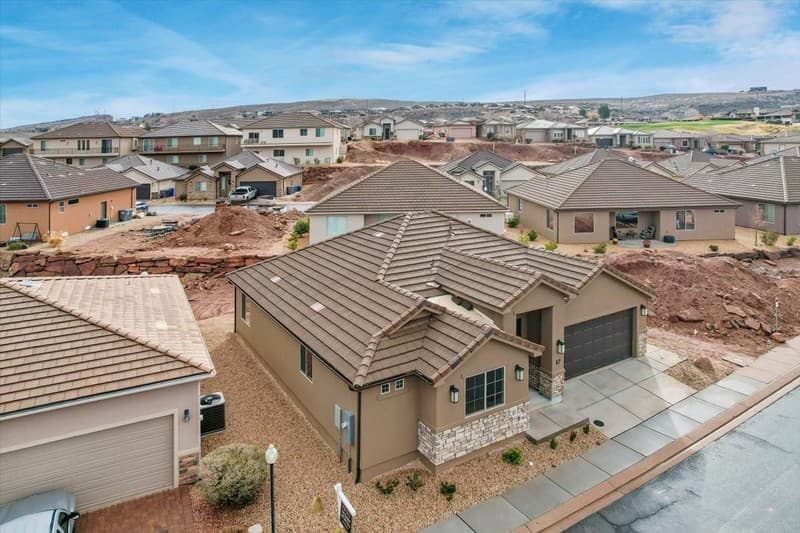 Saint George House: 2261 S Tonaquint Dr