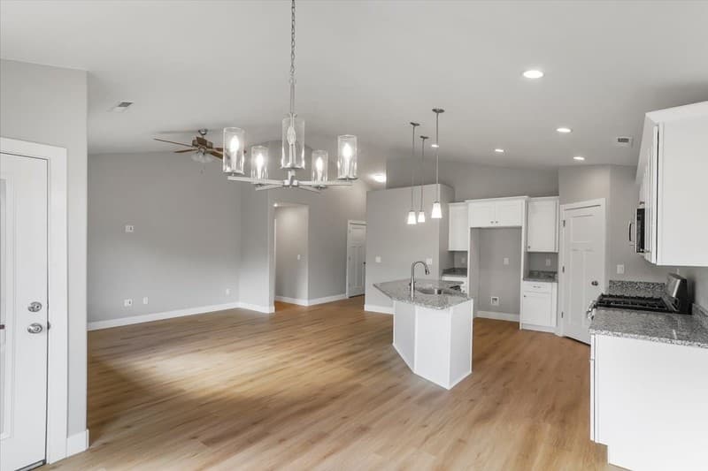 Saint George House: 2261 S Tonaquint Dr