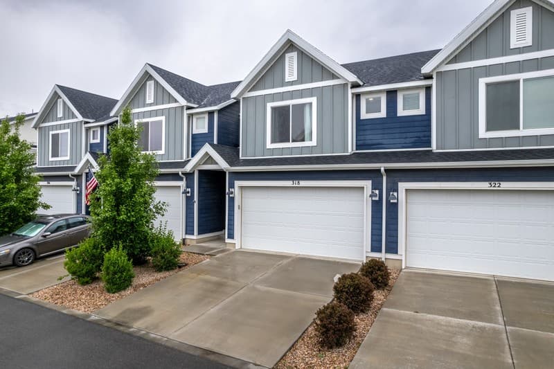 Saratoga Springs Townhome: 318 E Wren Hill Ln
