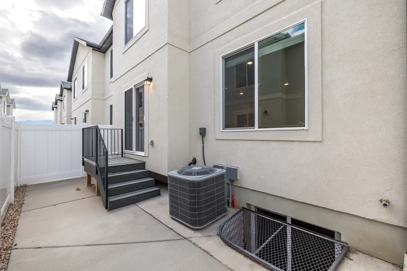 Saratoga Springs Townhome: 949 E Parley Dr