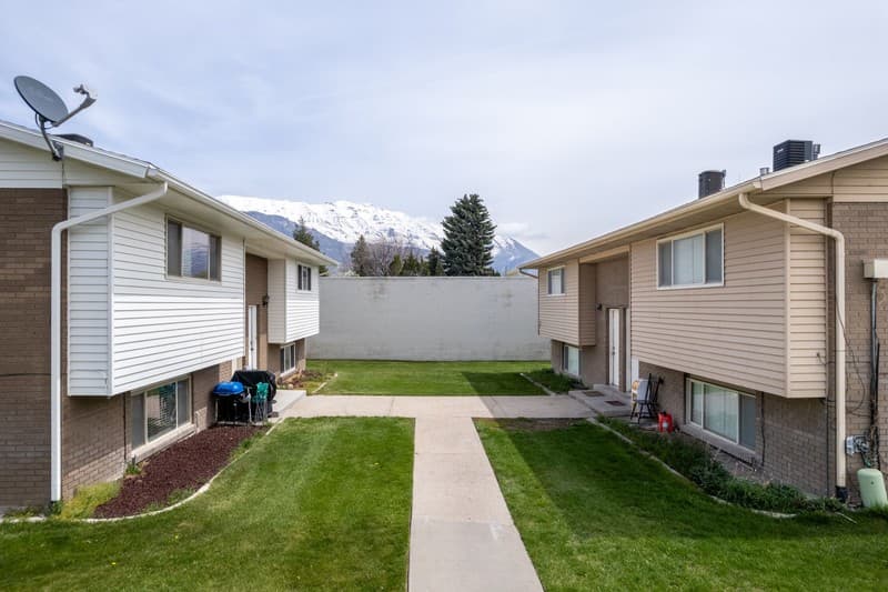 American Fork Townhome: 80 N 400 E