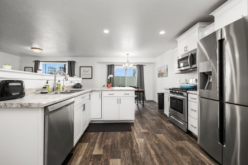 Saratoga Springs Townhome: 318 E Wren Hill Ln