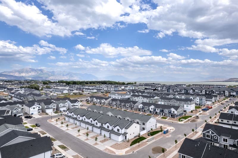 Saratoga Springs Townhome: 949 E Parley Dr