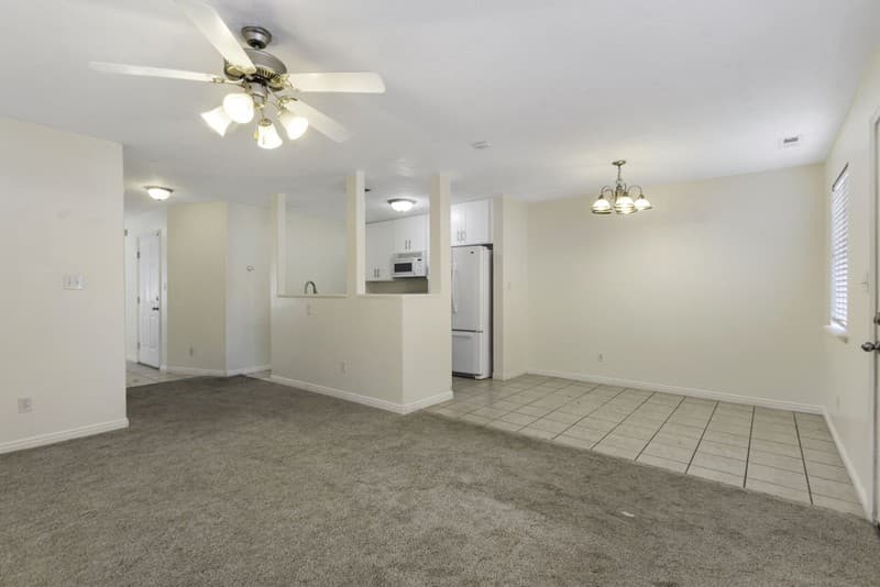 South Jordan Townhome: 10504 S Sage Flats Way