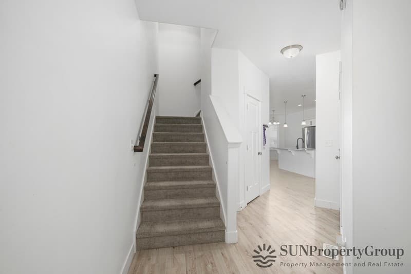 Vineyard Single Room: 288 W 730 N