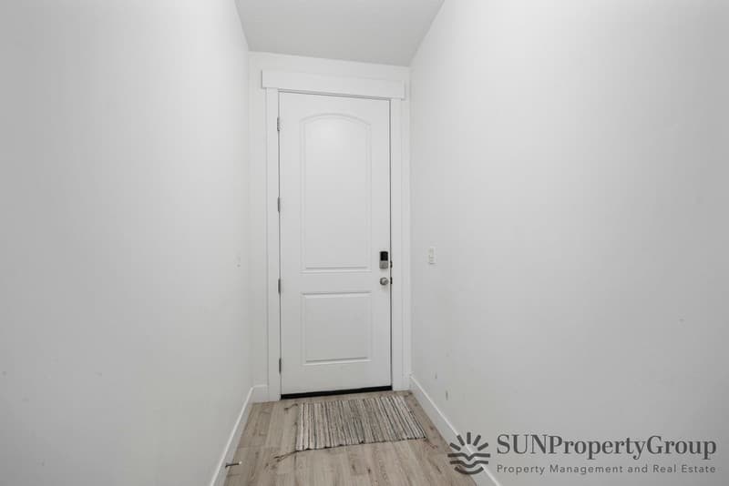 Vineyard Single Room: 288 W 730 N