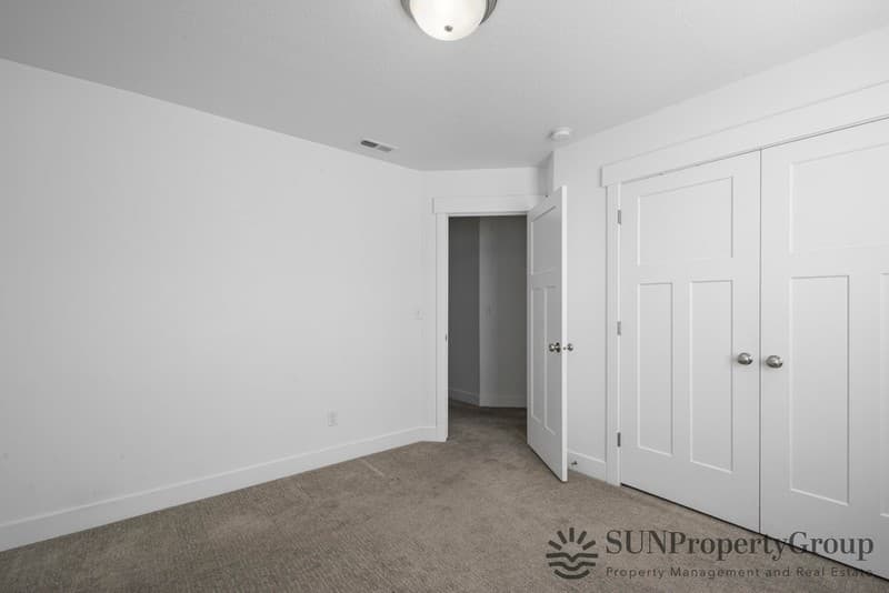 Vineyard Single Room: 288 W 730 N