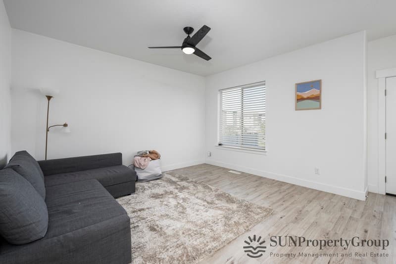 Vineyard Single Room: 288 W 730 N