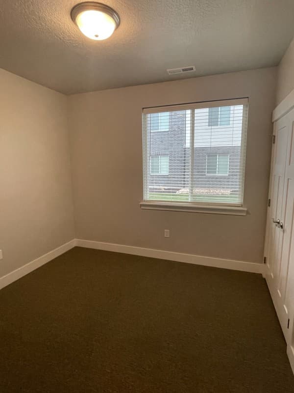 Vineyard Condo: 368 W 750 N