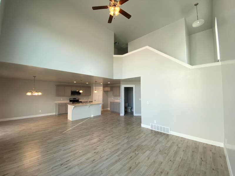 Saratoga Springs House: 1758 W Stone Gate Dr
