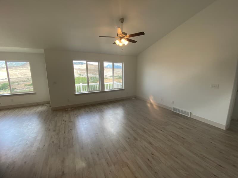 Bluffdale House: 16371 S Coupler Ln