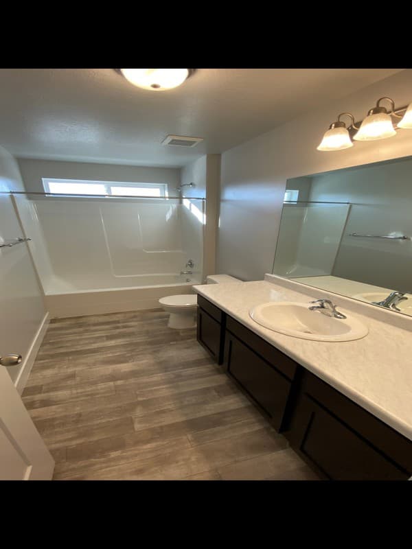 Saratoga Springs House: 1758 W Stone Gate Dr