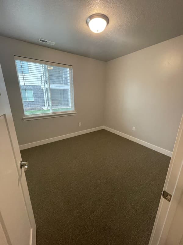 Vineyard Condo: 368 W 750 N