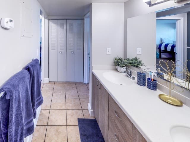 Provo Apartment: 562 N 200 E