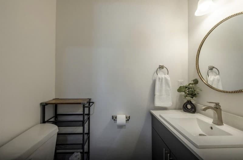 Salt Lake City House: 1219 W 500 S