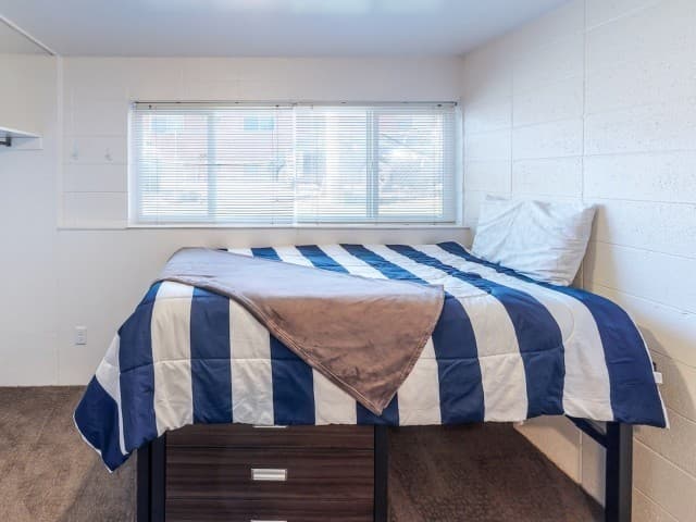 Provo Apartment: 562 N 200 E