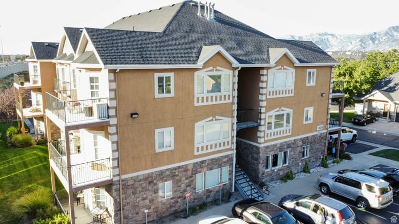Draper Condo: 13528 S Venicia Way
