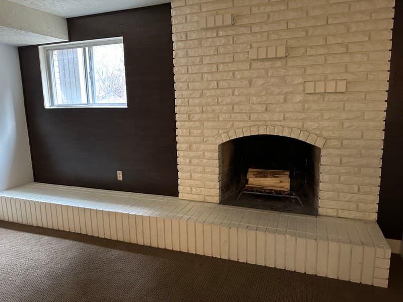 Alpine House: 1000 E Oak Hill Dr
