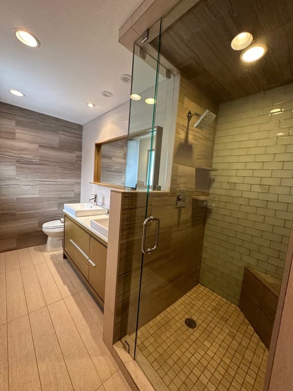 Alpine House: 1000 E Oak Hill Dr