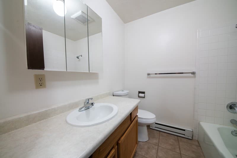 Bountiful Apartment: 1729 N 200 W