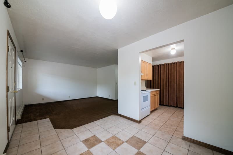 Bountiful Apartment: 1729 N 200 W