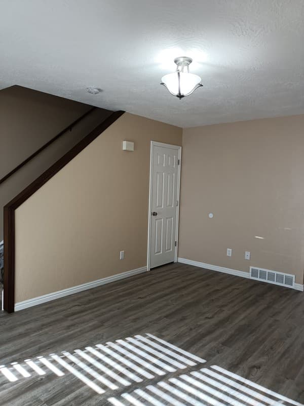 Ogden Townhome: 1305 Monroe Blvd