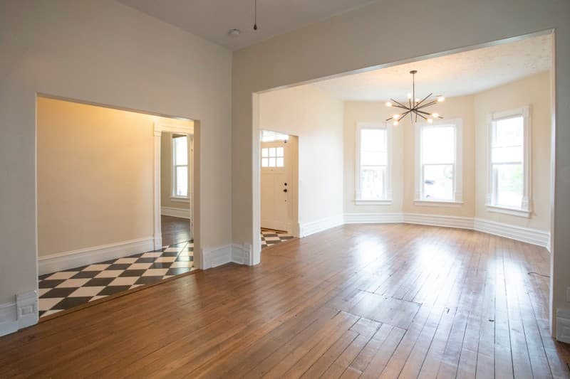 Salt Lake City House: 851 S Jefferson St