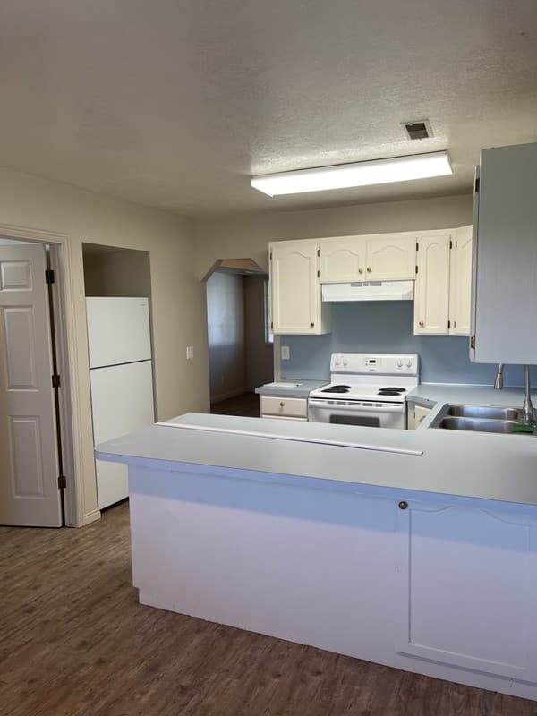 Wellsville Apartment: 60 E 200 N