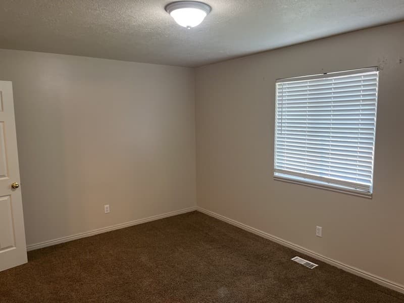 Wellsville Apartment: 60 E 200 N