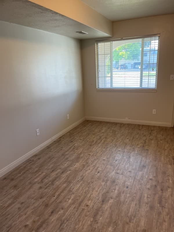 Wellsville Apartment: 60 E 200 N