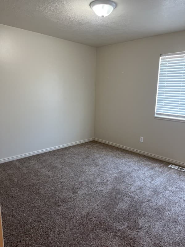 Wellsville Apartment: 60 E 200 N