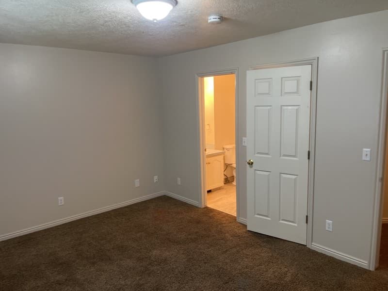 Wellsville Apartment: 60 E 200 N