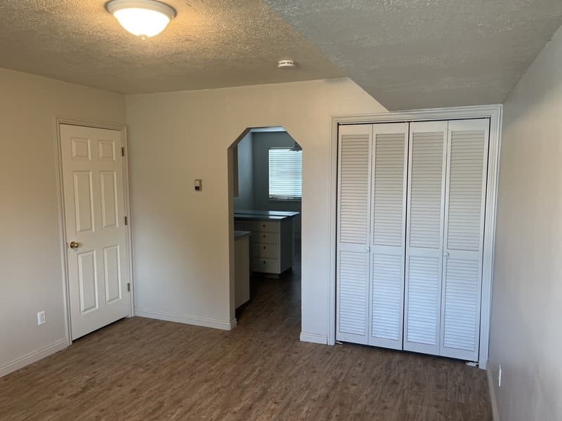 Wellsville Apartment: 60 E 200 N