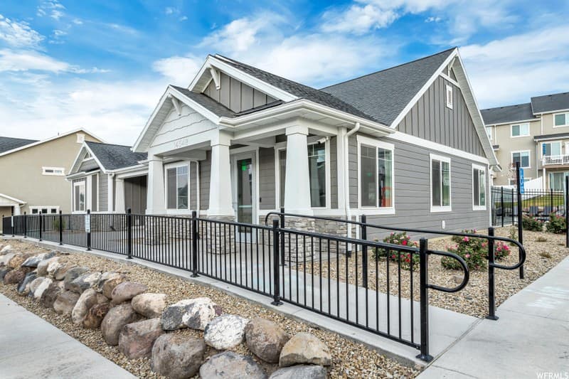 Herriman Townhome: 4493 W Lone Shadow Ln