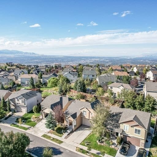 Draper House: 1803 E Walnut Grove Dr