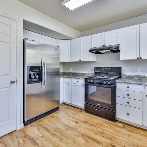 Draper House: 1803 E Walnut Grove Dr