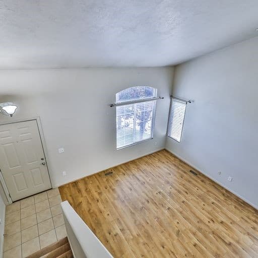 Draper House: 1803 E Walnut Grove Dr