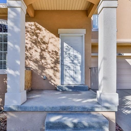 Draper House: 1803 E Walnut Grove Dr