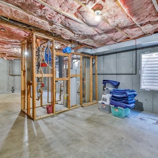 Draper House: 1803 E Walnut Grove Dr