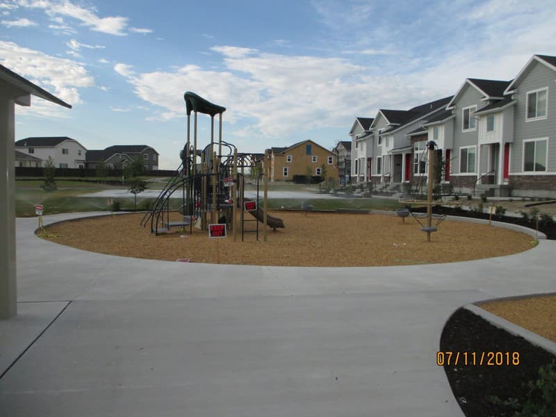 Bluffdale Townhome: 14882 S White Rock Ln