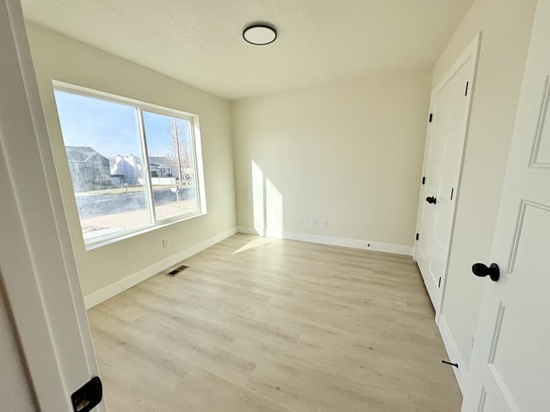 Kaysville House: 87 S 400 W