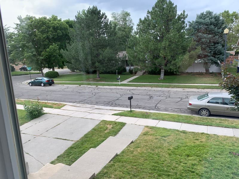 Sandy House: 798 E Scirlein Dr